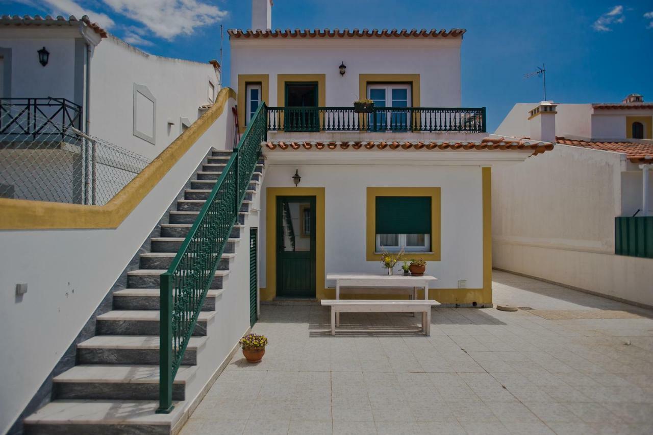 Hotel Retromovement House à Vila Nova de Milfontes Extérieur photo